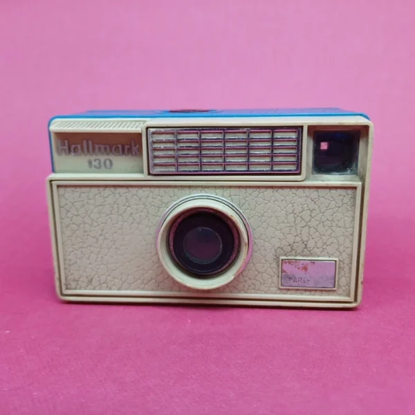 دوربین عکاسی هال مارک HALLMARK 130 PHOTO CAMERA.