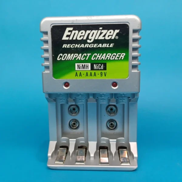 شارژر باطری قلمی نیم قلمی و کتابی انرژتیزر ENERGIZER RECHARGEABLE COMPACT CHARGER CHM4AA